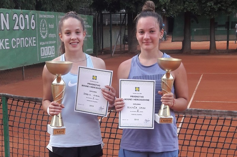 Maja Dodik i Sara Mikaca